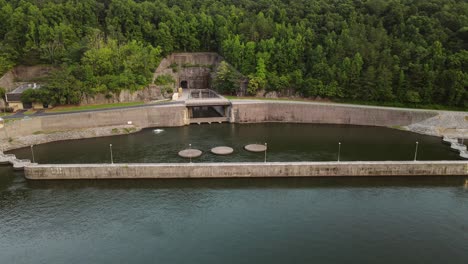 Embalse-De-Raccoon-Mountain,-Chattanooga,-Tennessee,-Instalación-De-Almacenamiento-Por-Bombeo