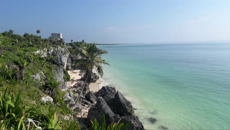 Tulum-Mexico-riviera-Maya-ancient-old-ruins-with-Caribbean-Sea-ocean