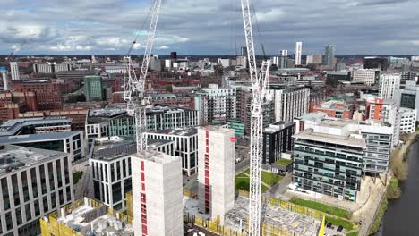 construye apartamentos nuevos con grúas de torre leeds city reino unido dron, aéreo