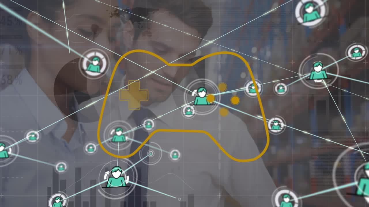 animación de iconos conectados, controlador de juego, gráficos, compañeros de trabajo caucásicos discutiendo en el almacén.