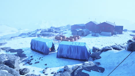 Estación-Antártica-En-La-Península-Antártica