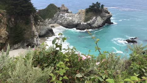 mcway falls at julia pfeiffer burns state park in big sur, california