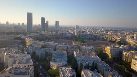 Antenne-Des-Nordens-Von-Tel-Aviv-Israel-Während-Des-Sonnenuntergangs-In-Kikar-Hamedina---Hohe-Gebäude-04