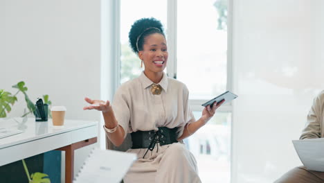 Mujer-De-Negocios,-Hablando-O-Entrenando-Como-Diseñador