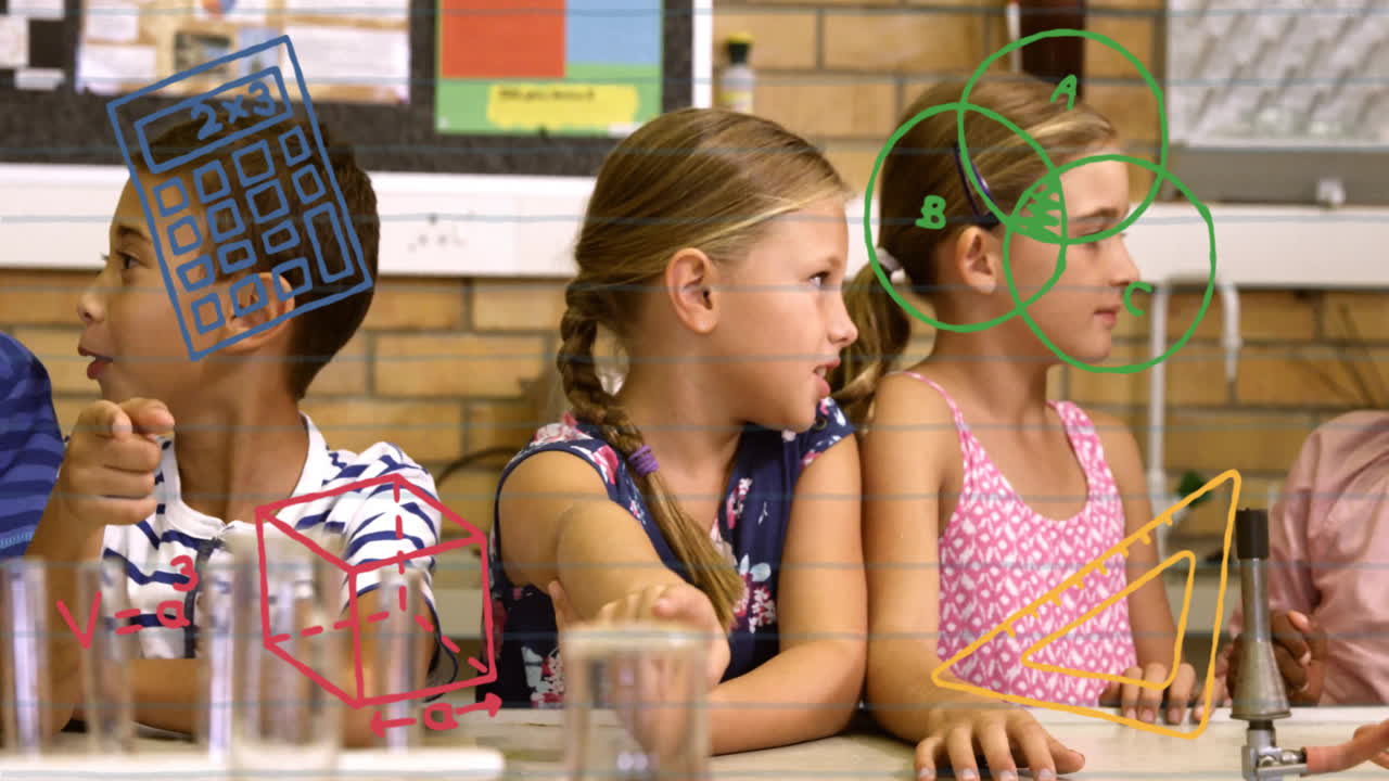 Animasi persamaan matematika dan bentuk geometris di atas anak-anak di dalam kelas.