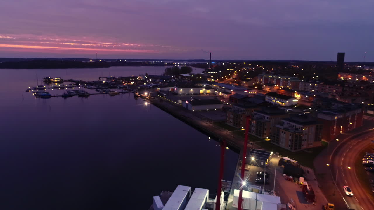 antena sobre vastervik al atardecer