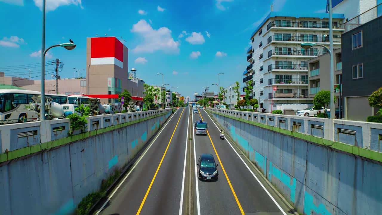 도쿄의 도시 거리에서 교통체증의 타임스 화면