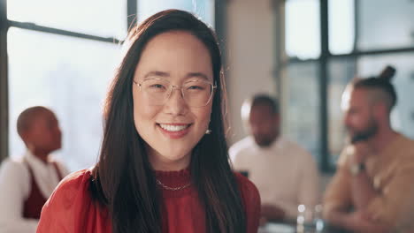 Face,-portrait-or-woman-in-a-meeting-with-a-happy