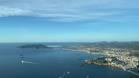 Ankunft-Mit-Dem-Flugzeug-Auf-Der-Insel-Ibiza