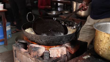 Comida-Callejera-India-Murukku-Estado-De-Rajasthan-En-El-Oeste-De-La-India.