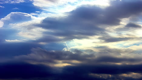 Los-Movimientos-De-Las-Nubes-Que-Predicen-Una-Tormenta.