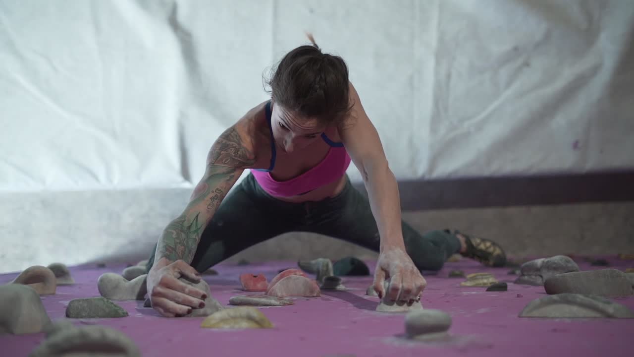 Mujer Practicando Búlder