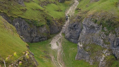 mountain landscape hiking shot in manchester valley in country side england uk 3840x2160 4k