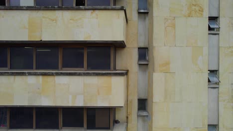 como testimonio del esplendor arquitectónico de la ciudad, este icónico punto de referencia ofrece un panorama impresionante del paisaje urbano de bogotá