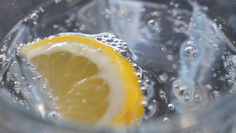 lemon in sparkling water