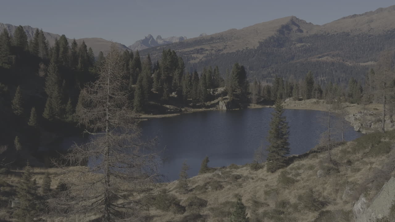Bjergsø om efteråret