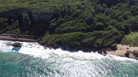 Drohnenvideo-Eines-Strandes-In-Puerto-Rico-„Guajataca“.