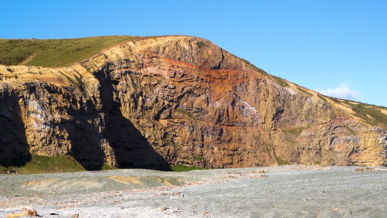 гиперлапс закатных скал и моря