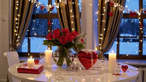 cena romántica del día de san valentín junto a la ventana