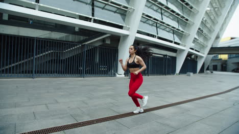 Mujer-Joven,-Jogging,-Aire-Libre