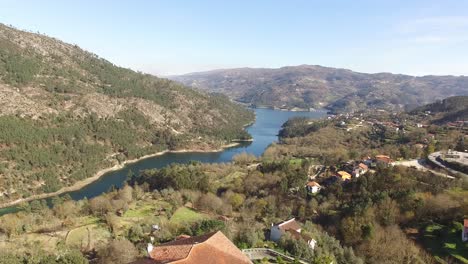 valle del río en portugal vista aérea