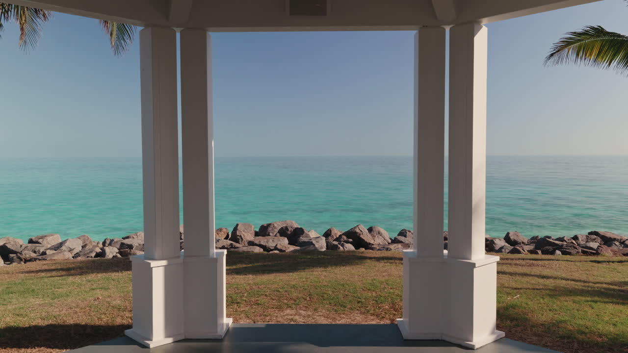 gazebo con vista al océano