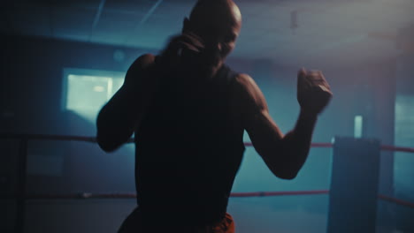 entrenamiento de boxeo en el gimnasio