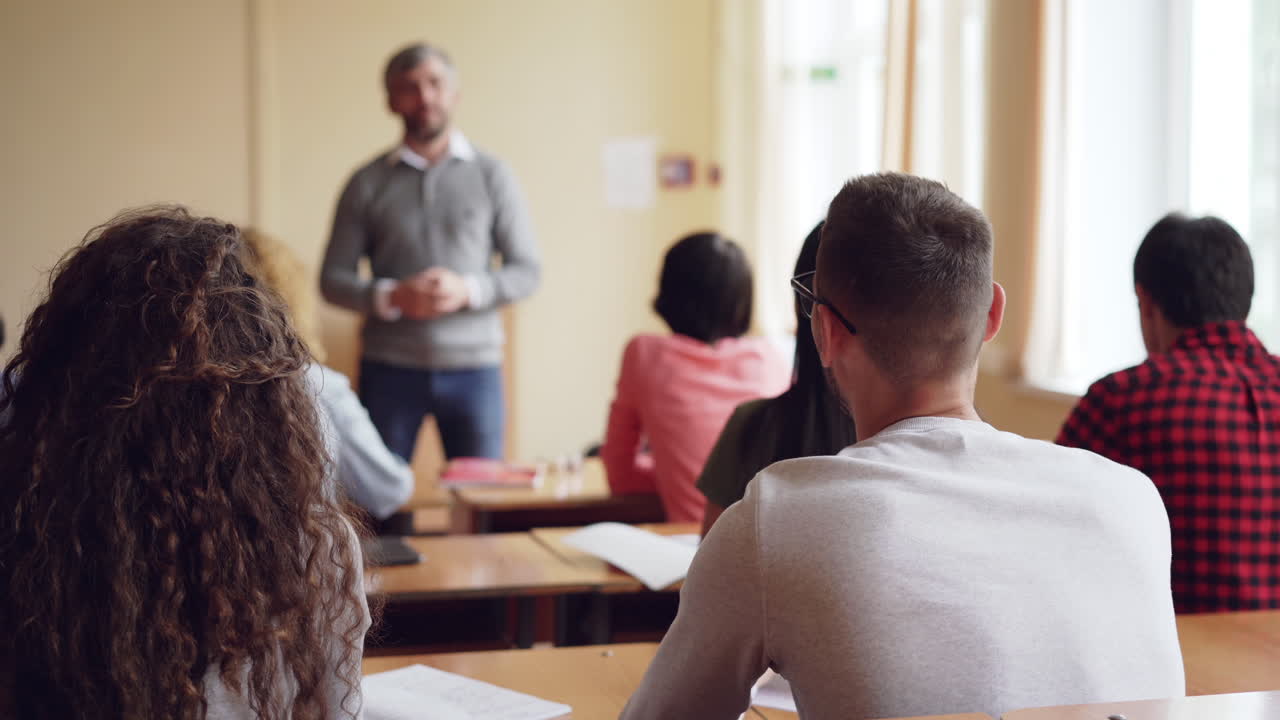 conferencia en el aula
