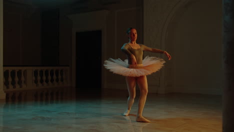 bailarina de ballet en un estudio