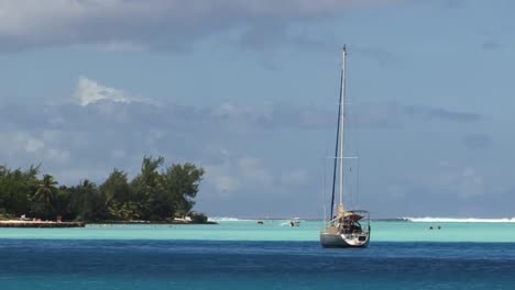Yacht-in-Bora-Bora,-French-Polynesia