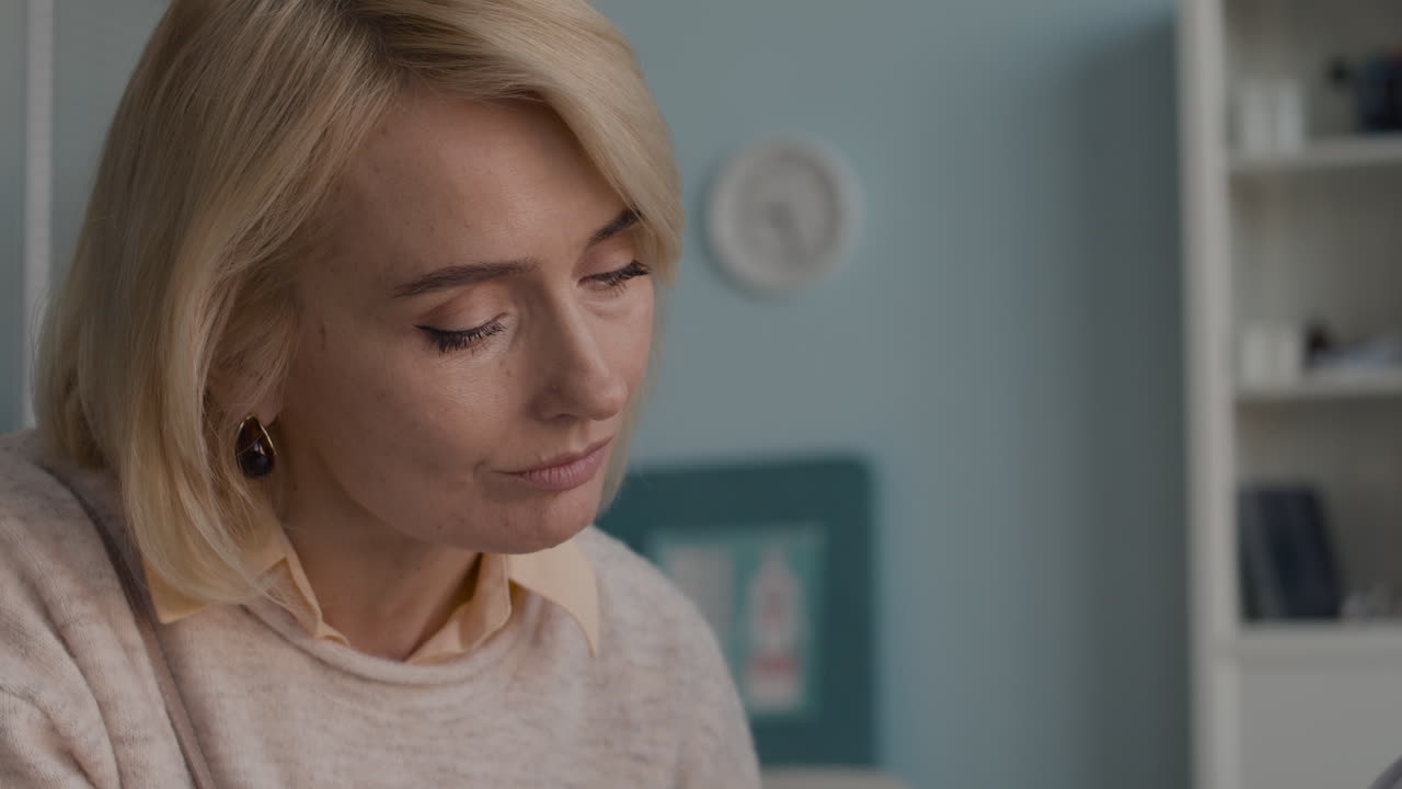 Medical Consultation between Doctor and Patient