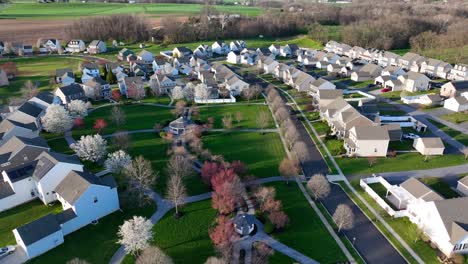 Picturesque-american-suburb,-aerial-orbit