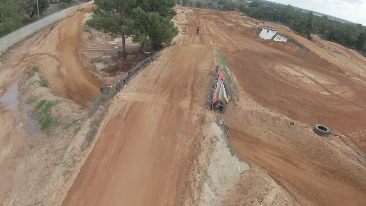 siguiendo al corredor a alta velocidad