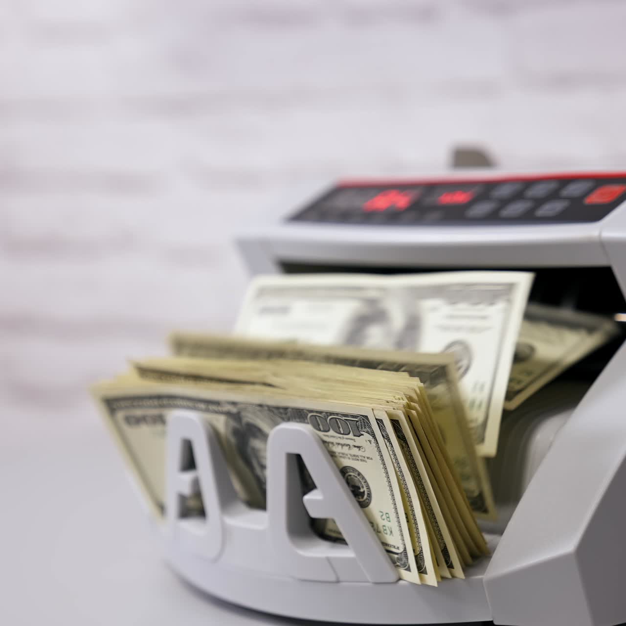 Macchina contabanconote per banconote in dollari USD. Contabanconote.