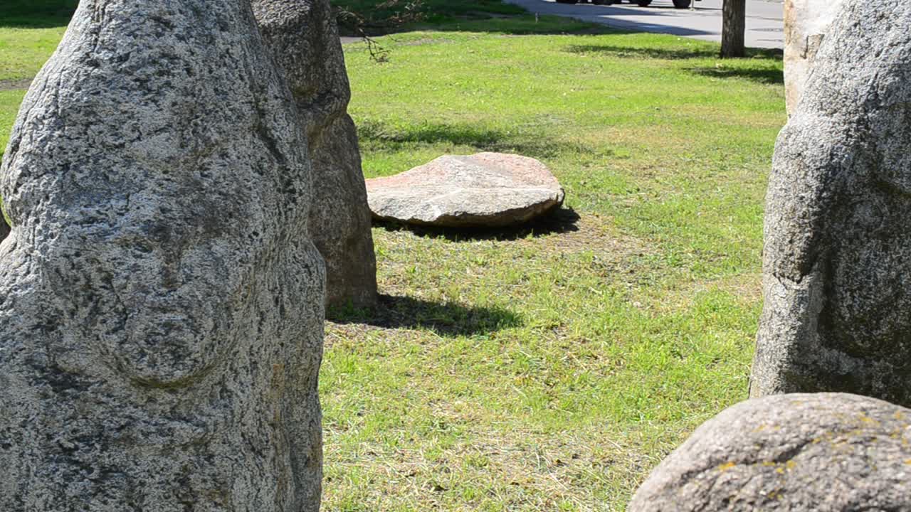 Statue di pietra polovziane. Ucraina. Realizzate tra il IX e il XIII secolo. Le sculture sono fatte di arenaria grigia