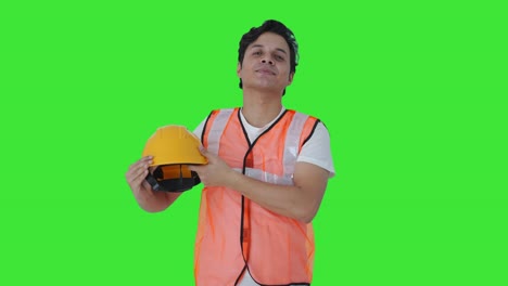 Feliz-Trabajo-De-Construcción-Indio-Quitando-La-Pantalla-Verde-Del-Casco