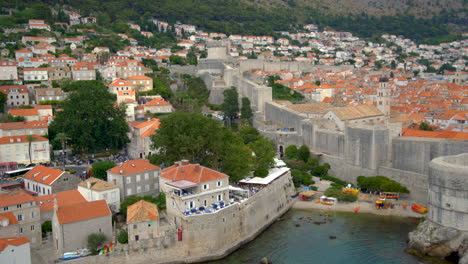 Historische-Mauer-Der-Altstadt-Von-Dubrovnik,-Kroatien.