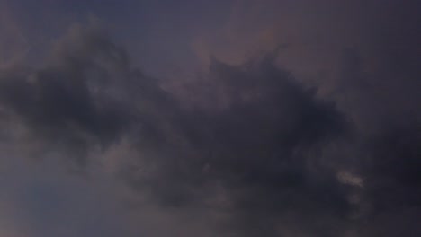 lapso de tiempo de nubes en movimiento