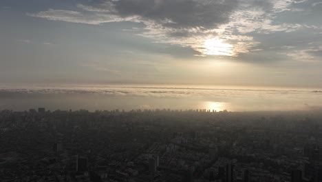 Lapso-De-Tiempo-De-Las-Nubes-Sobre-El-Paisaje-Urbano-De-Lima-En-Perú