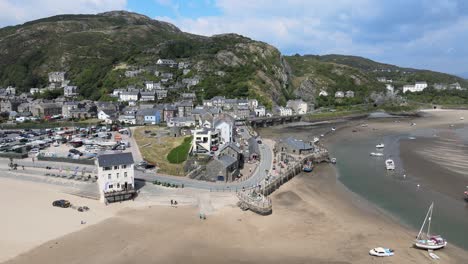 Stadt-Barmouth-Und-Hafen-Nordwales,-Luftaufnahmen