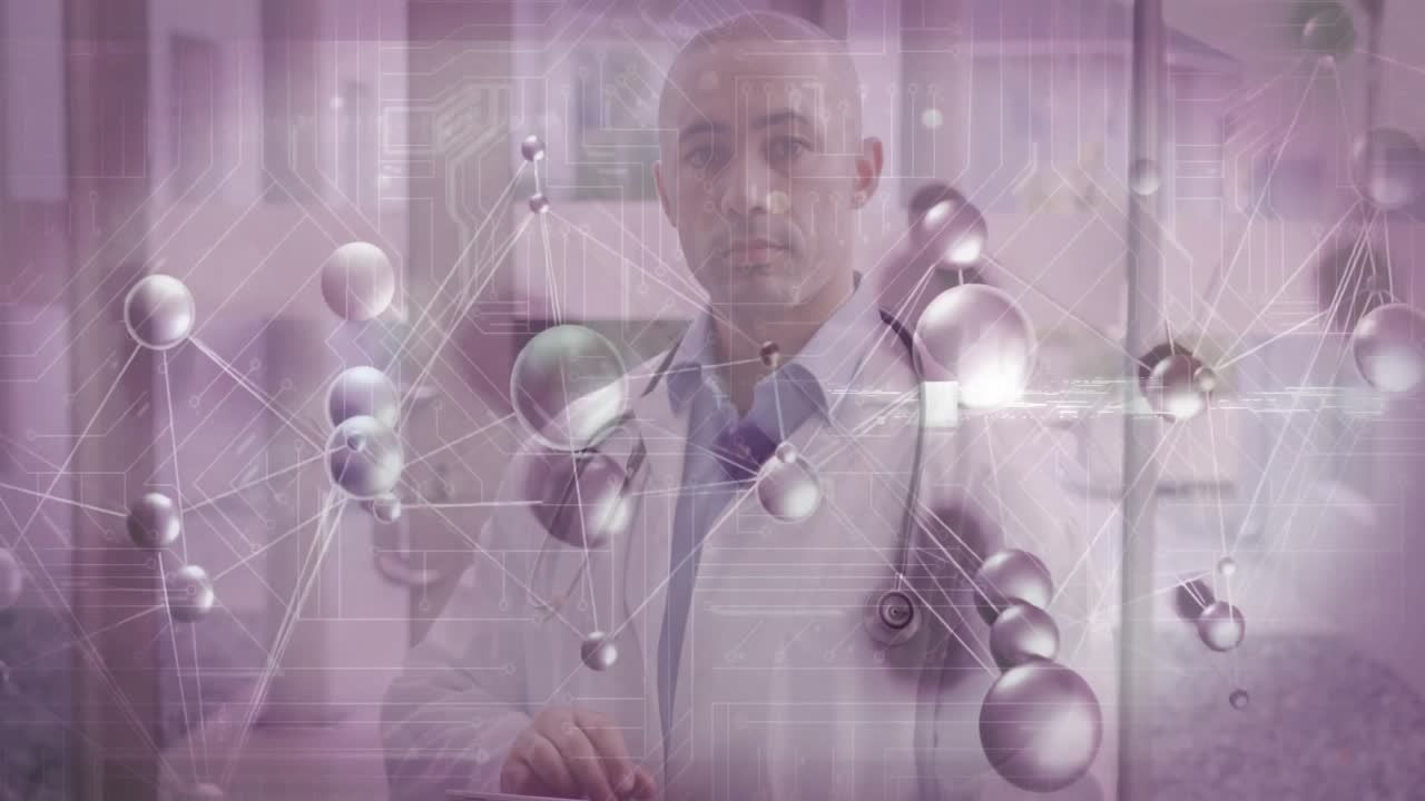 Un medico tocca e scorre su un tablet, avviando la visualizzazione di una rete molecolare 3D che appare ed espande nello studio