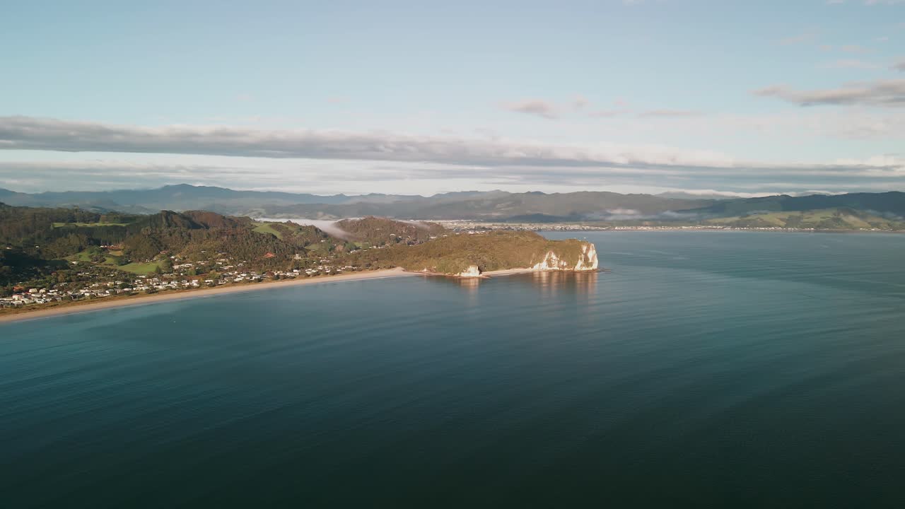 뉴질랜드 셰익스피어 포인트의 일출