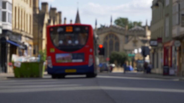 Defocused Shot of Busy Old High Street In Oxford 01