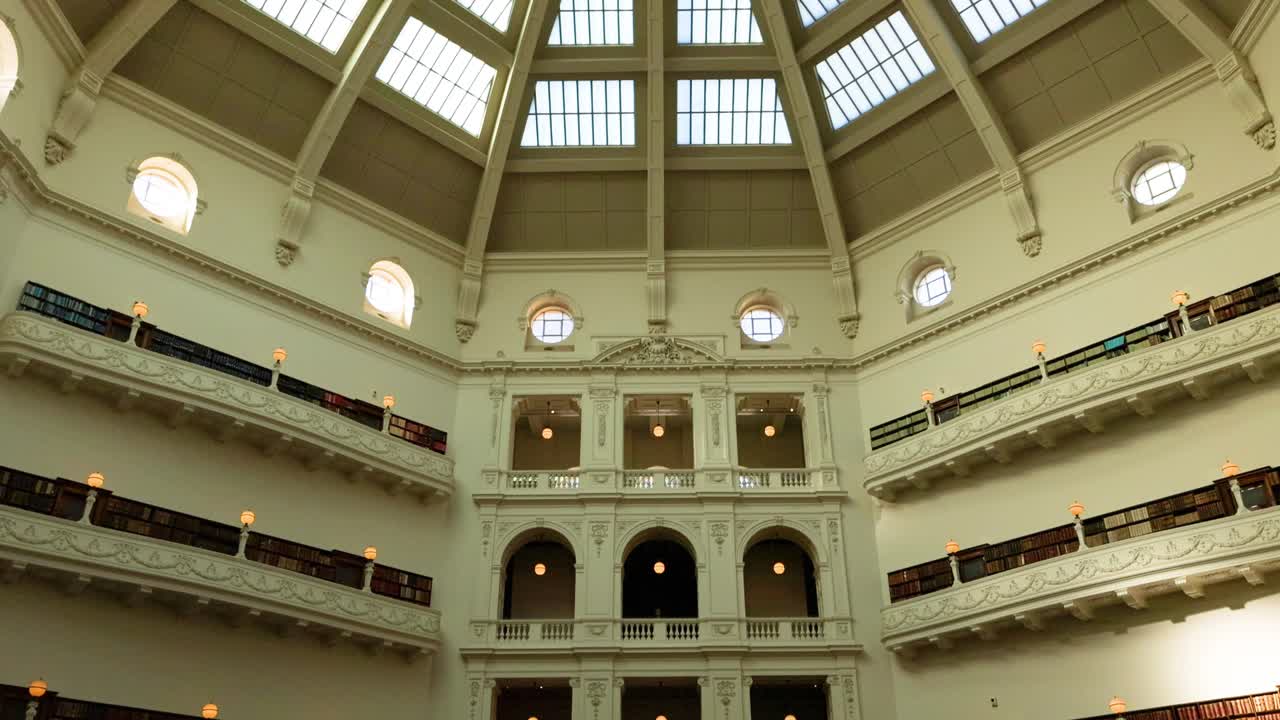 도서관 의 대형 독서실 의 파노라마 전망