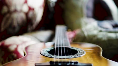 Vibración-De-Cuerdas-De-Guitarra-En-Cámara-Lenta