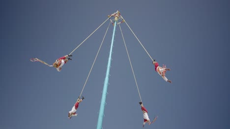 The-Voladores-De-Papantla-Spectacle,-A-Unesco-Cultural-Heritage,-Cancun,-Mexico