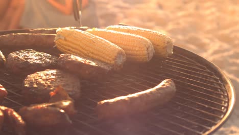 Comida-Cocinando-En-Una-Barbacoa