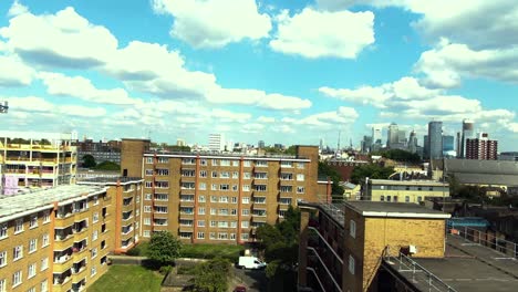 toma de drone de un apartamento en londres.