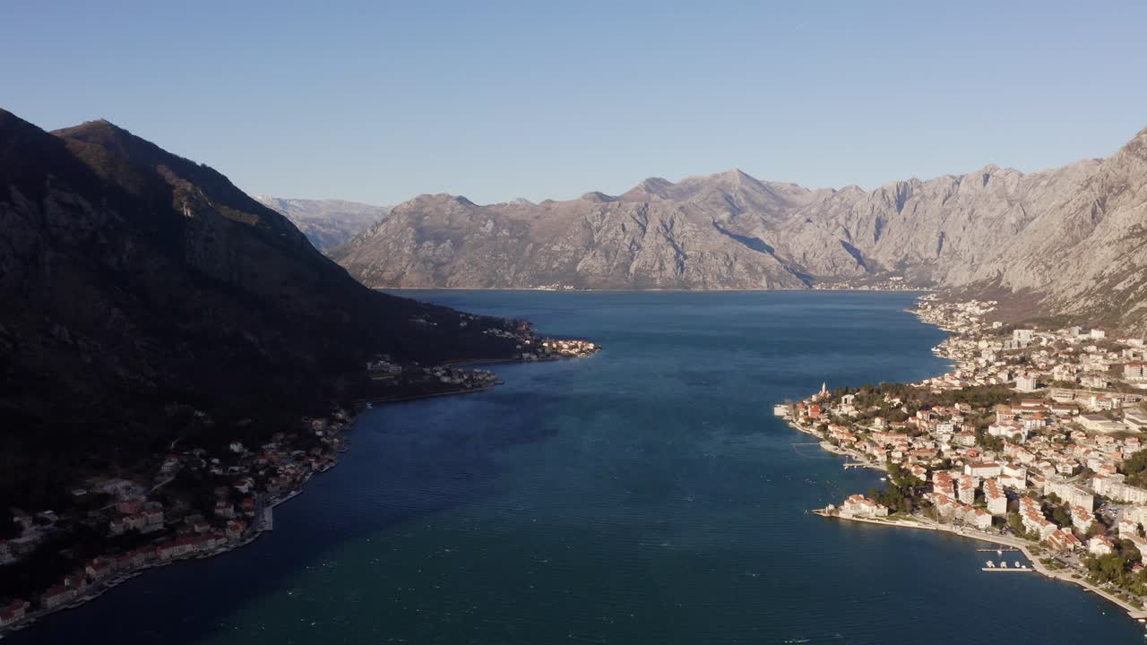 공중 - 고대 도시 코토르, 몬테네그로의 코토르 만, 포워드 샷