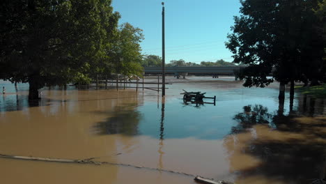 disparos de inundación del río del huracán florencia